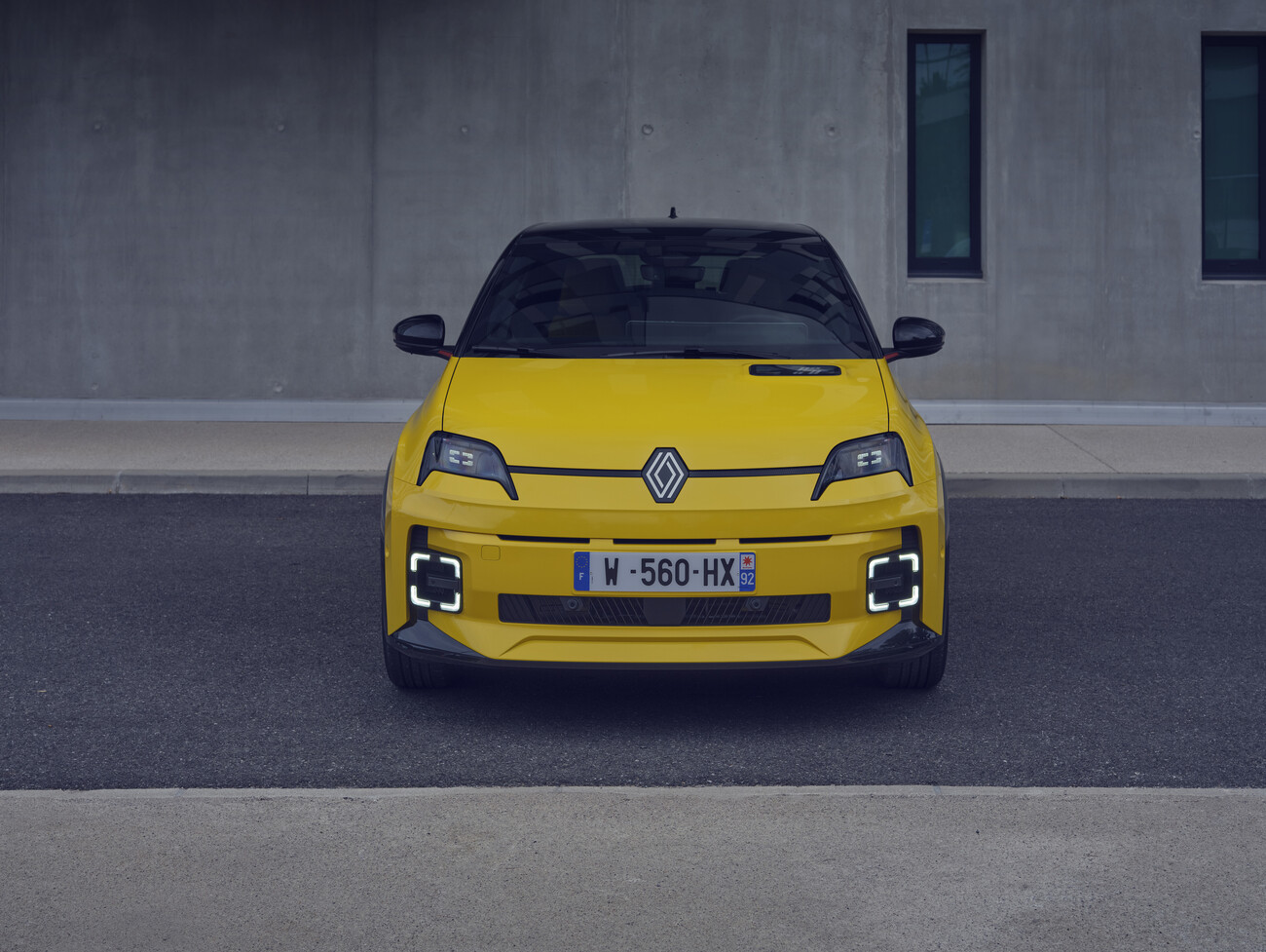 Renault 5 Electric 2025 Iconic Forfra