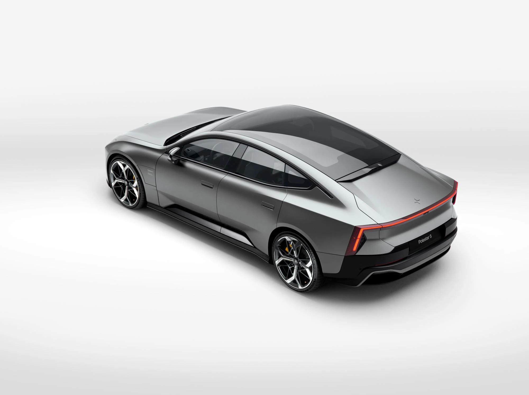 Polestar 5 2025 Skraa Oppe