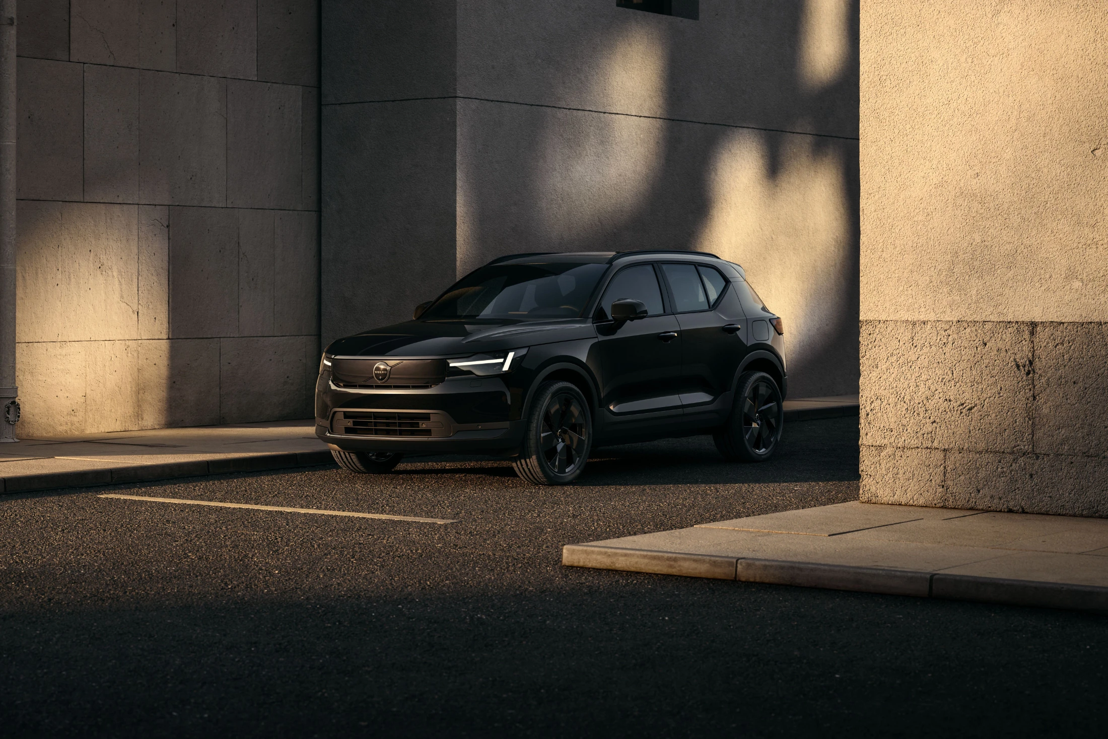 Volvo EX40 Black Edition Set Forfra