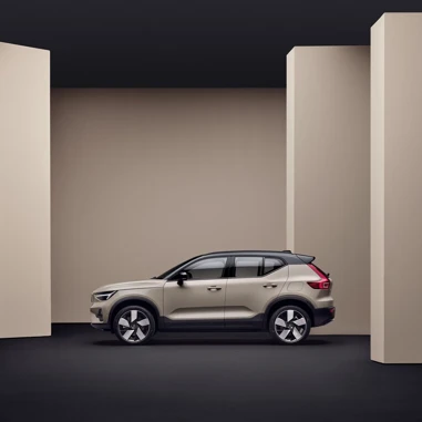 Volvoex40 2025 V Side