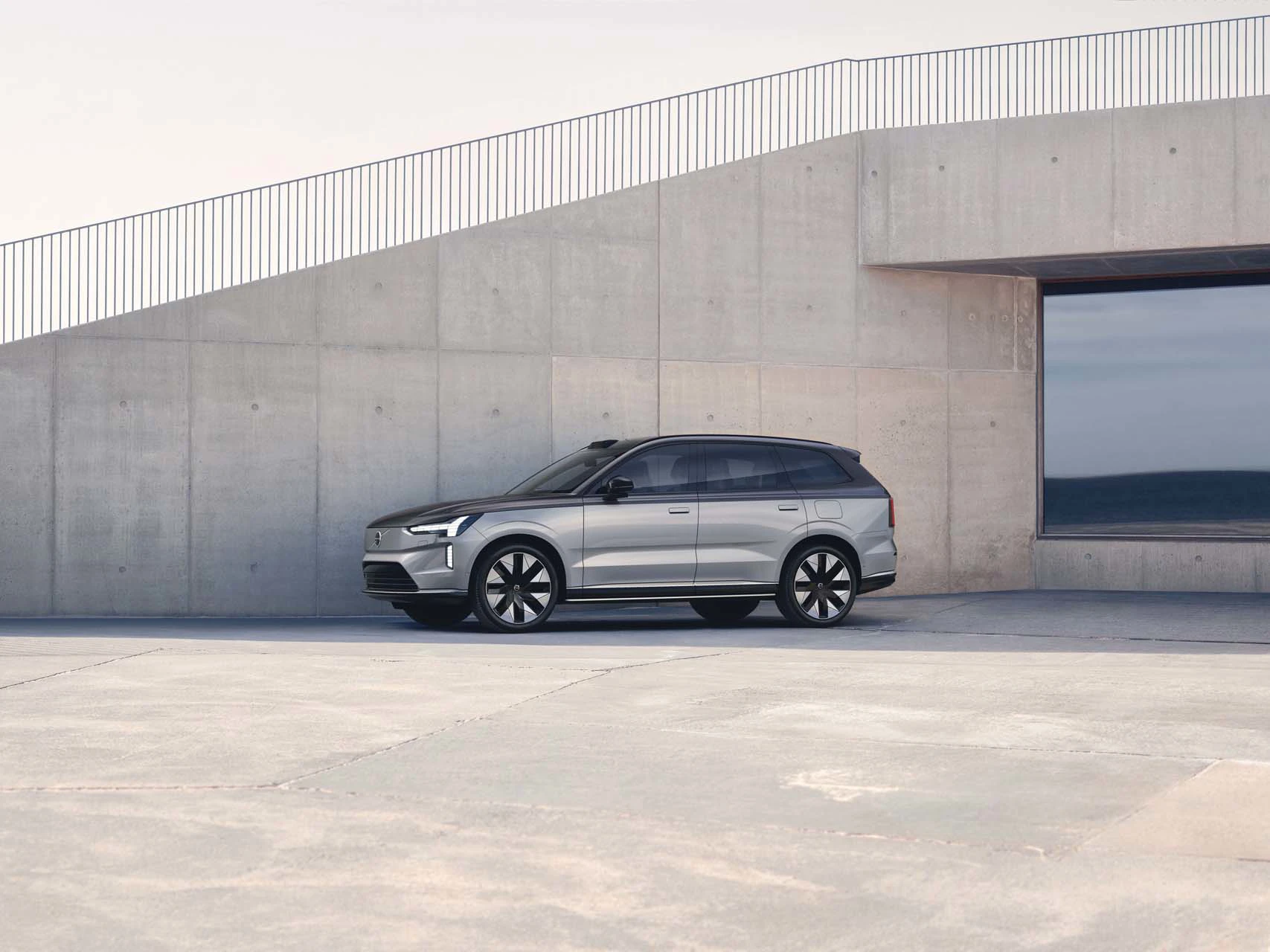 Volvo EX90 Excellence Fra Siden