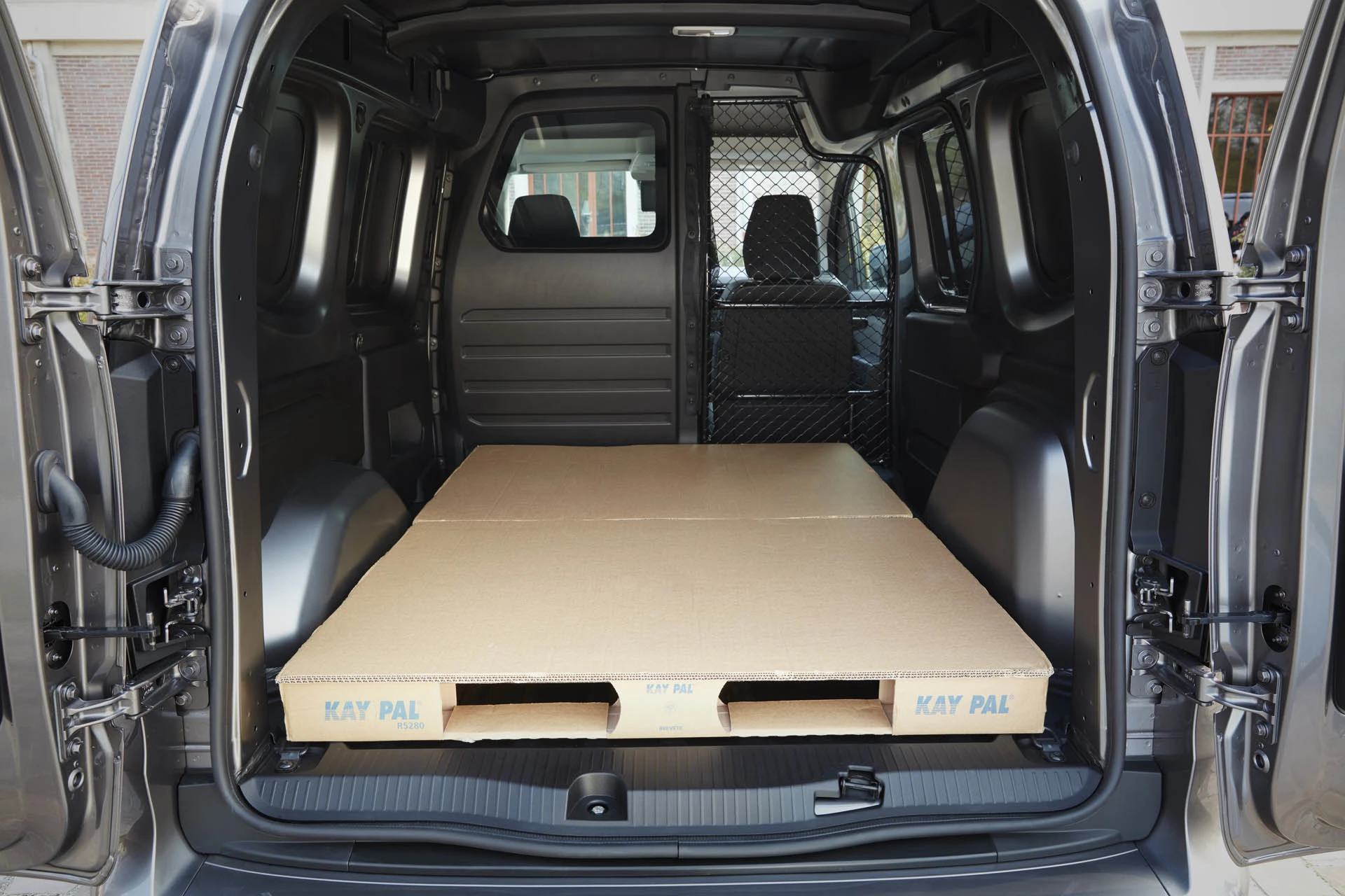 2021 New Renault Kangoo Van E TECH Electric Tests Drive (1)