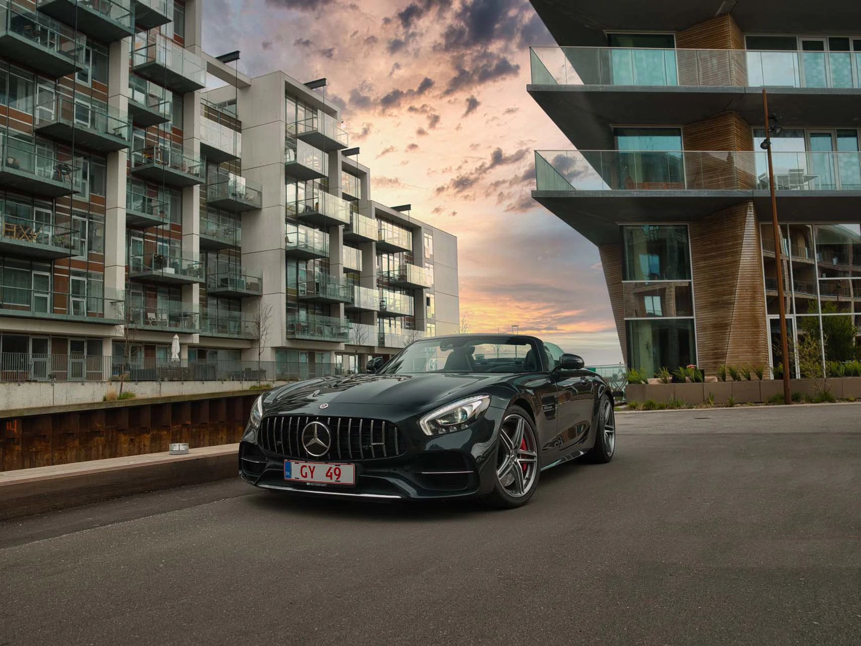 Motorpoint Mercedes GT Aftenhimmel